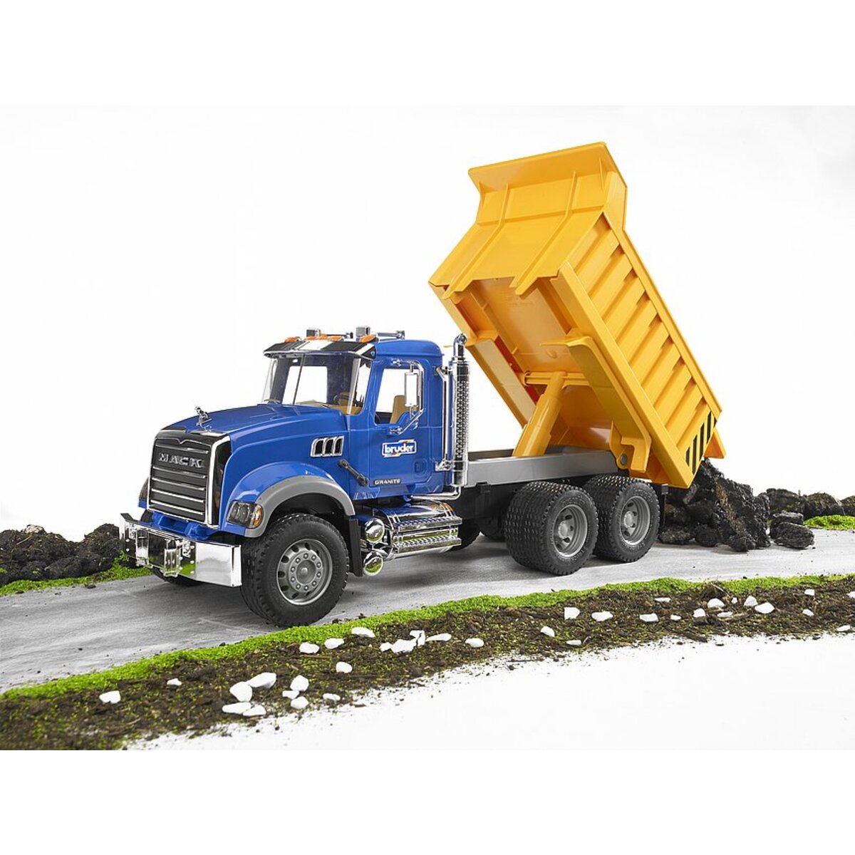 bruder-2815-mack-lkw-mit-41FBEFF76.jpg