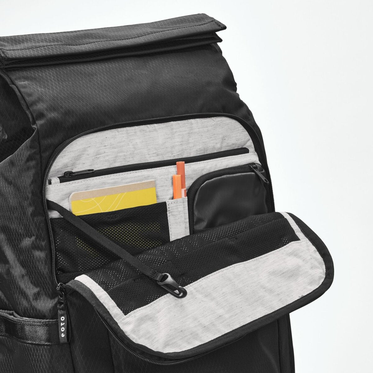eoto-rucksack-tall41-schwarz-4AFCE9BF5.jpg