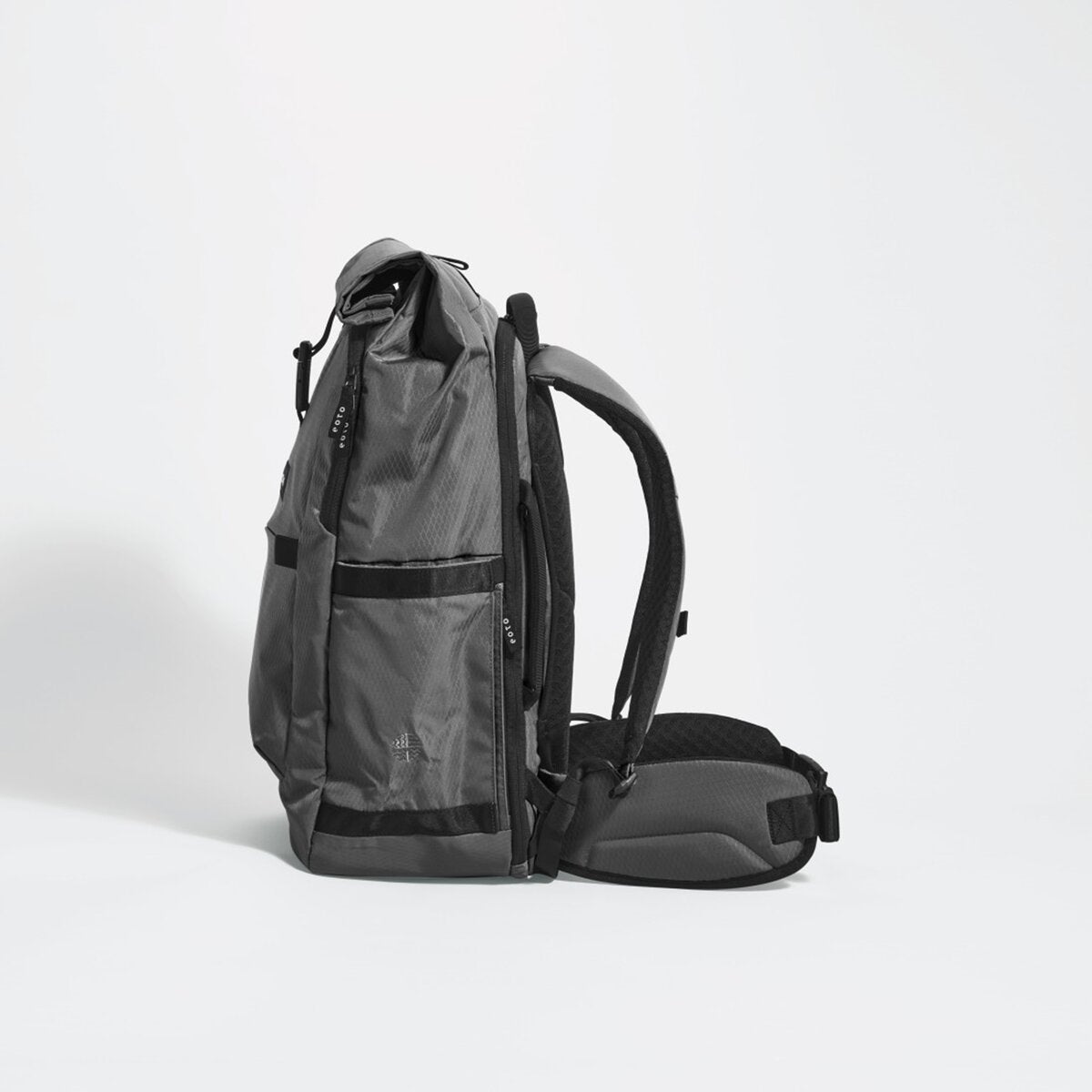 eoto-rucksack-tall41-steingrau-4AFC66C82.jpg
