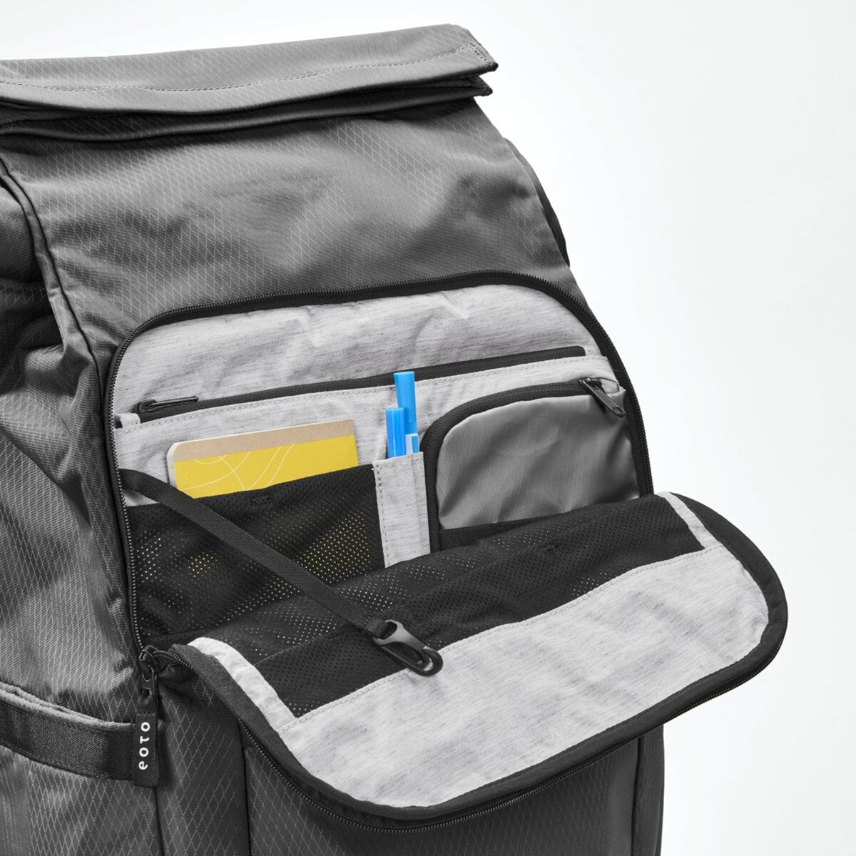 eoto-rucksack-tall41-steingrau-4AFC66C85.jpg