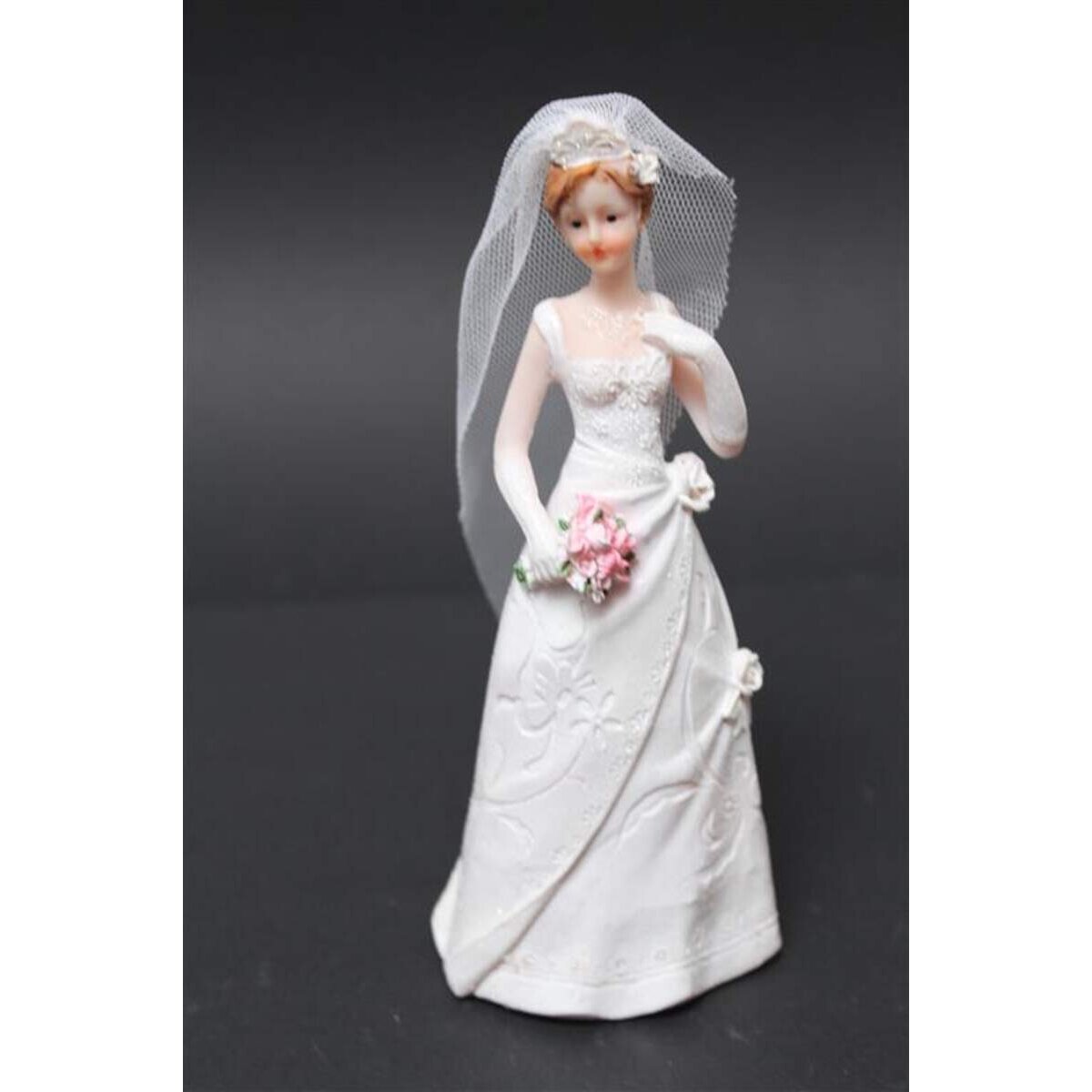 hochzeitsfigur-braut-mit-strauss-FE5232311.jpg