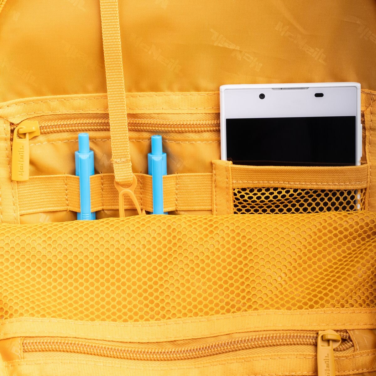 mcneill-schulrucksack-milo-gelb-1DBEFD587.jpg