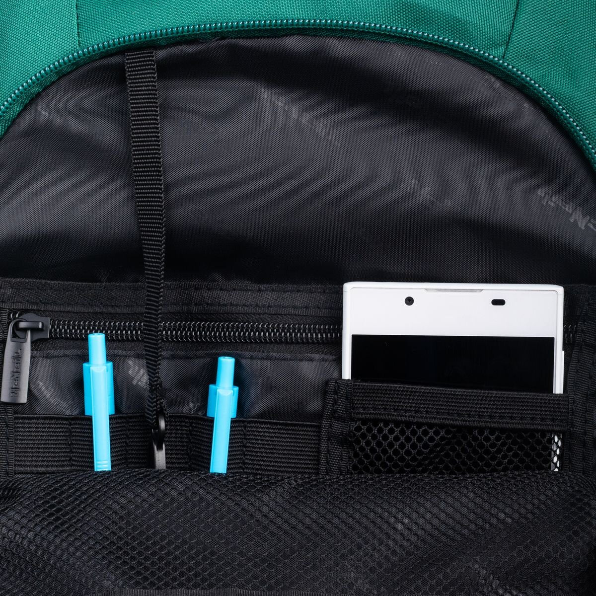 mcneill-schulrucksack-milo-gruen-51B9CFCD7.jpg