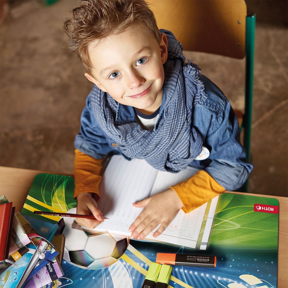 Roth Schreibtischunterlage Fußball mit Anti-Rutsch-Beschichtung